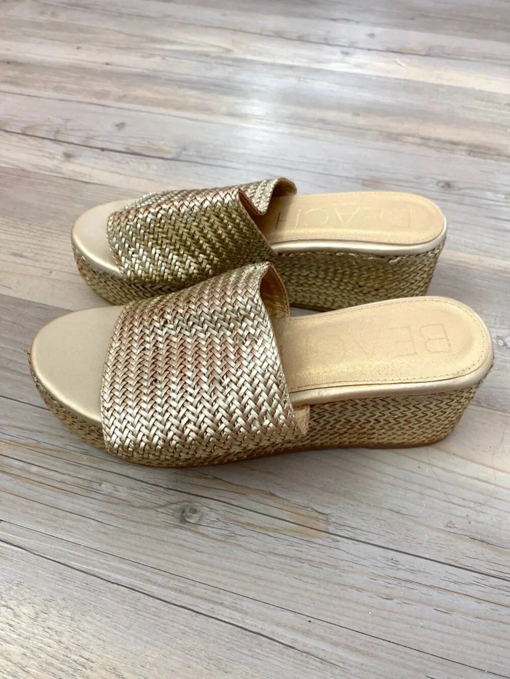 Beach by Matisse Metallic Gold Woven Platform Slide Sandals - Size 9